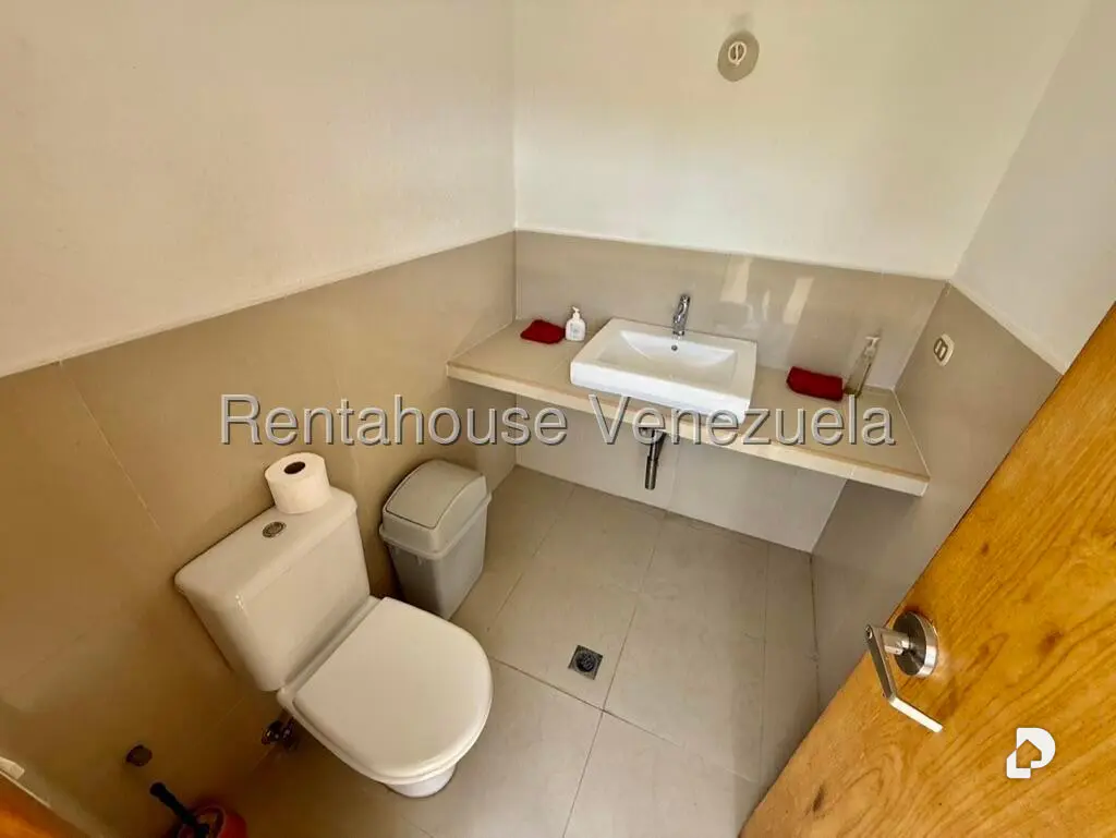 Casa en Colinas de Tamanaco, Caracas – 58