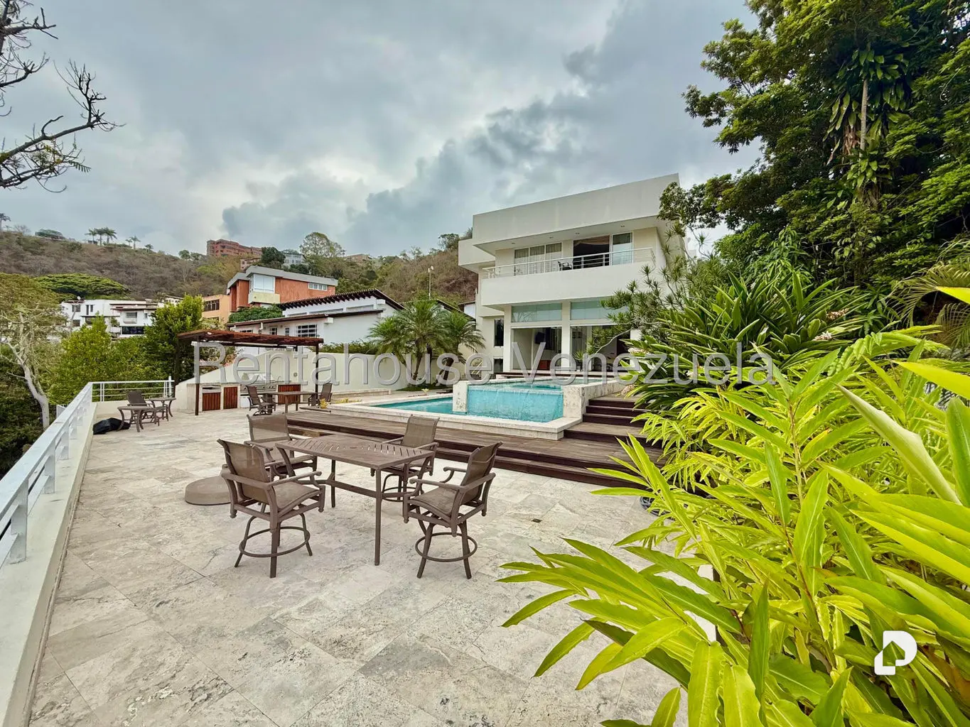 Casa en Colinas de Tamanaco, Caracas – 33