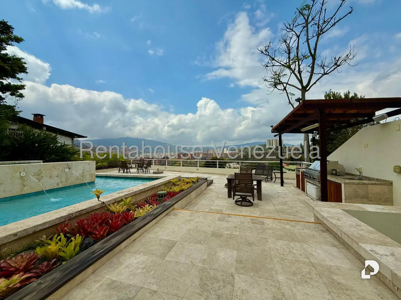 Casa en Colinas de Tamanaco, Caracas – 30