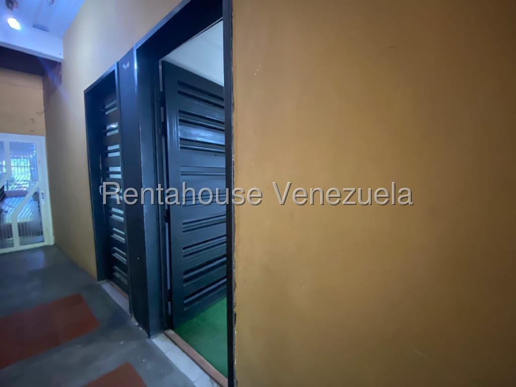 Local comercial en San Joaquin, Valencia - 1