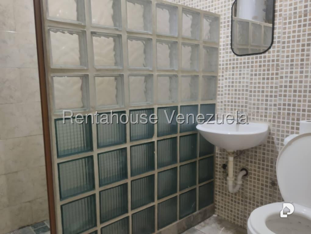 Casa en Bello Monte, Caracas – 17