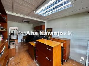 Casa en Prados del Este, Caracas – 19
