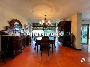 Casa en Prados del Este, Caracas – 28
