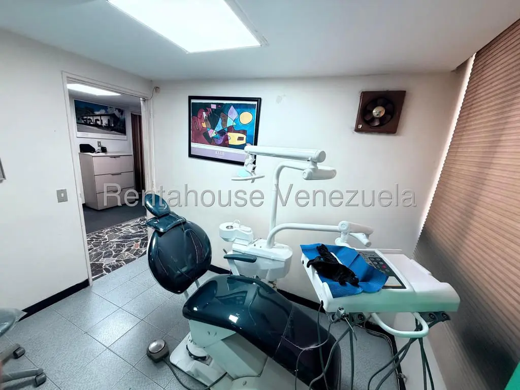 Commercial space in El Marqués, Caracas - 1