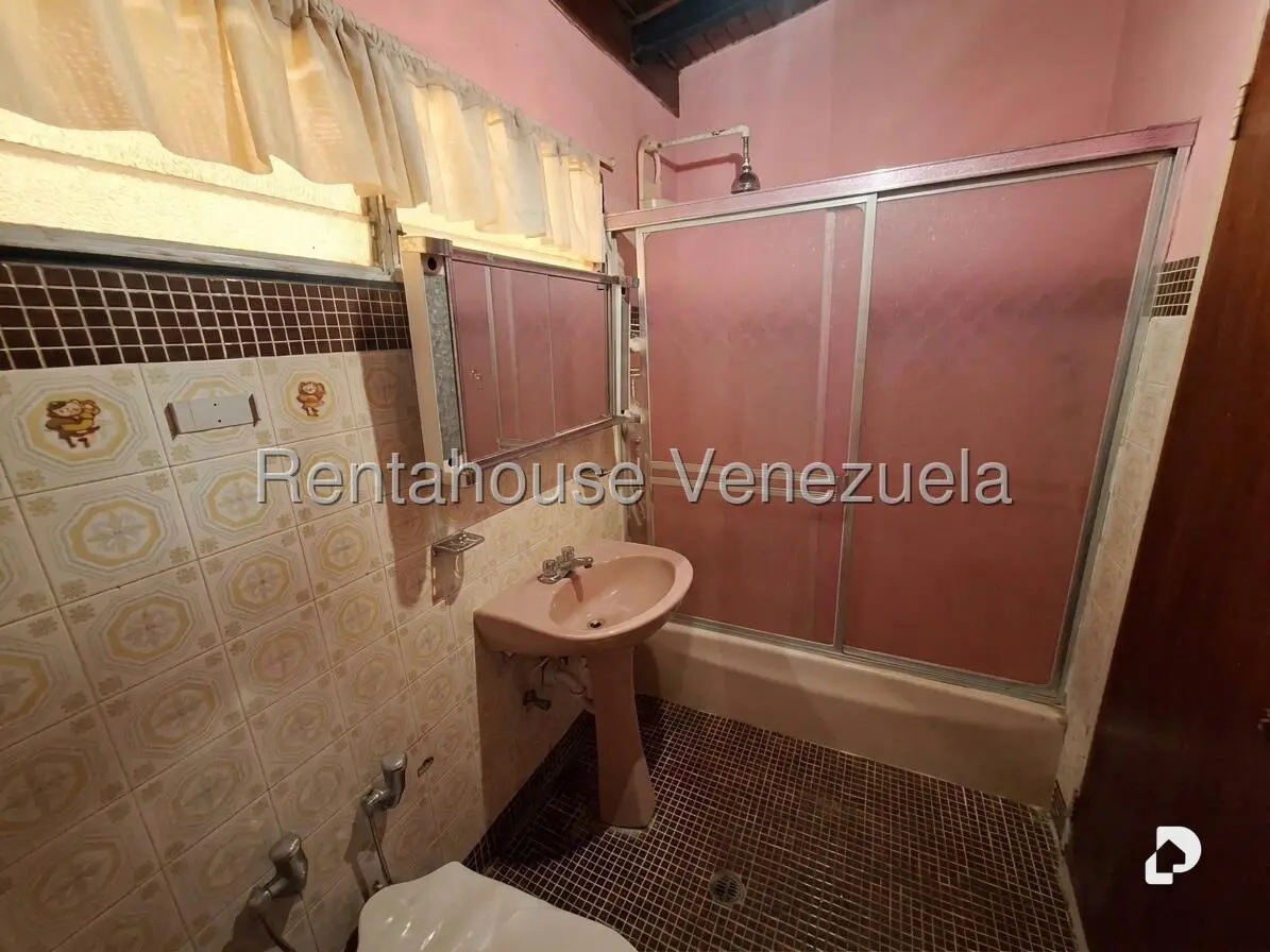 Casa en Prados del Este, Caracas – 13