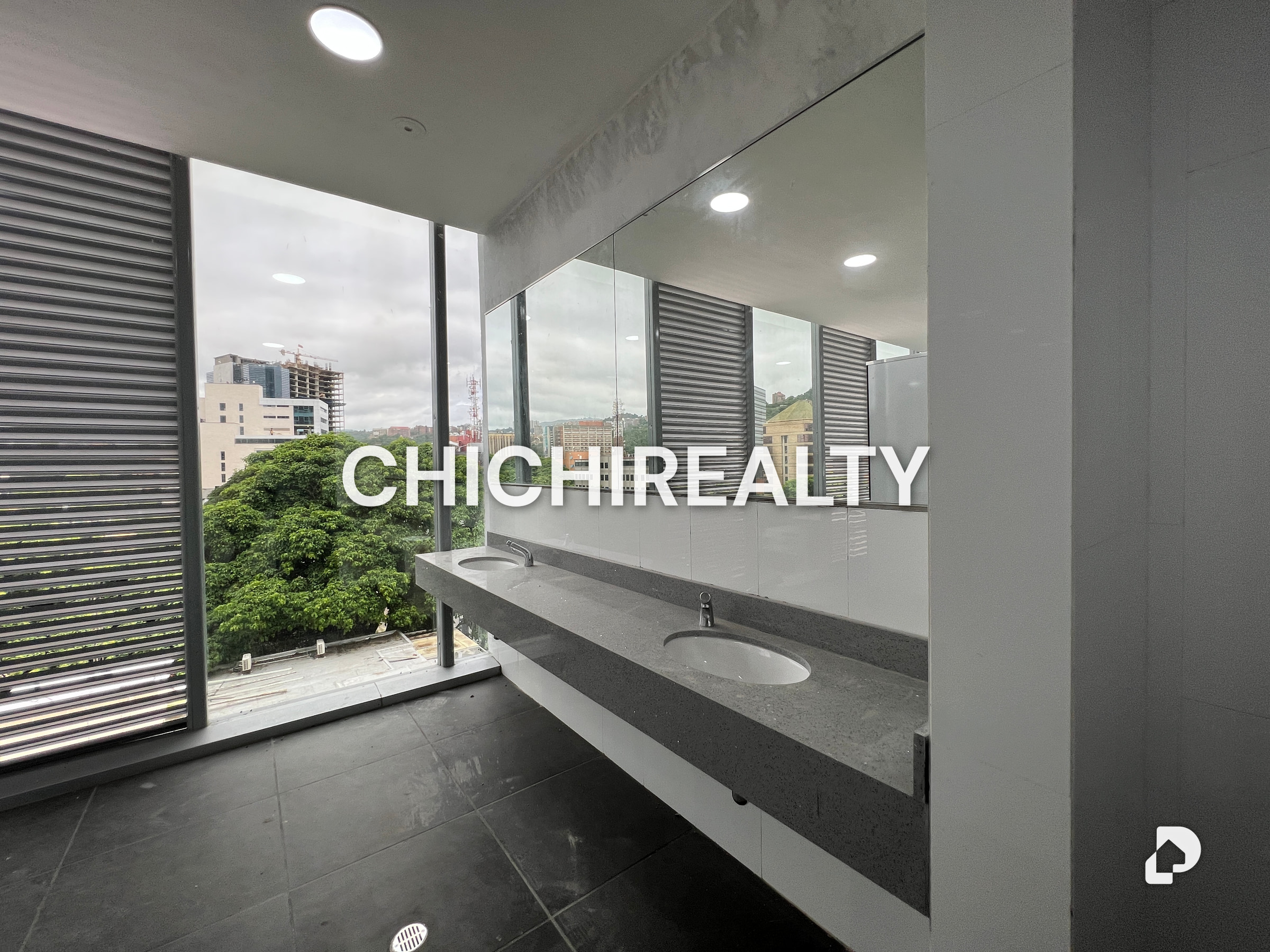 Oficina en Las Mercedes, Caracas – 11