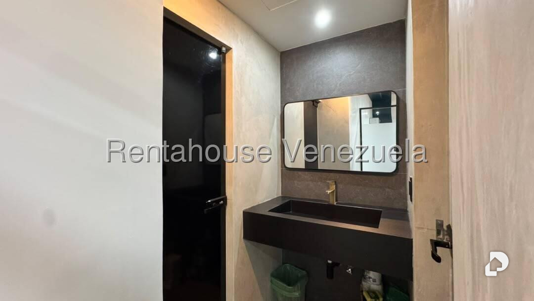 Local comercial en Sebucan, Caracas – 16
