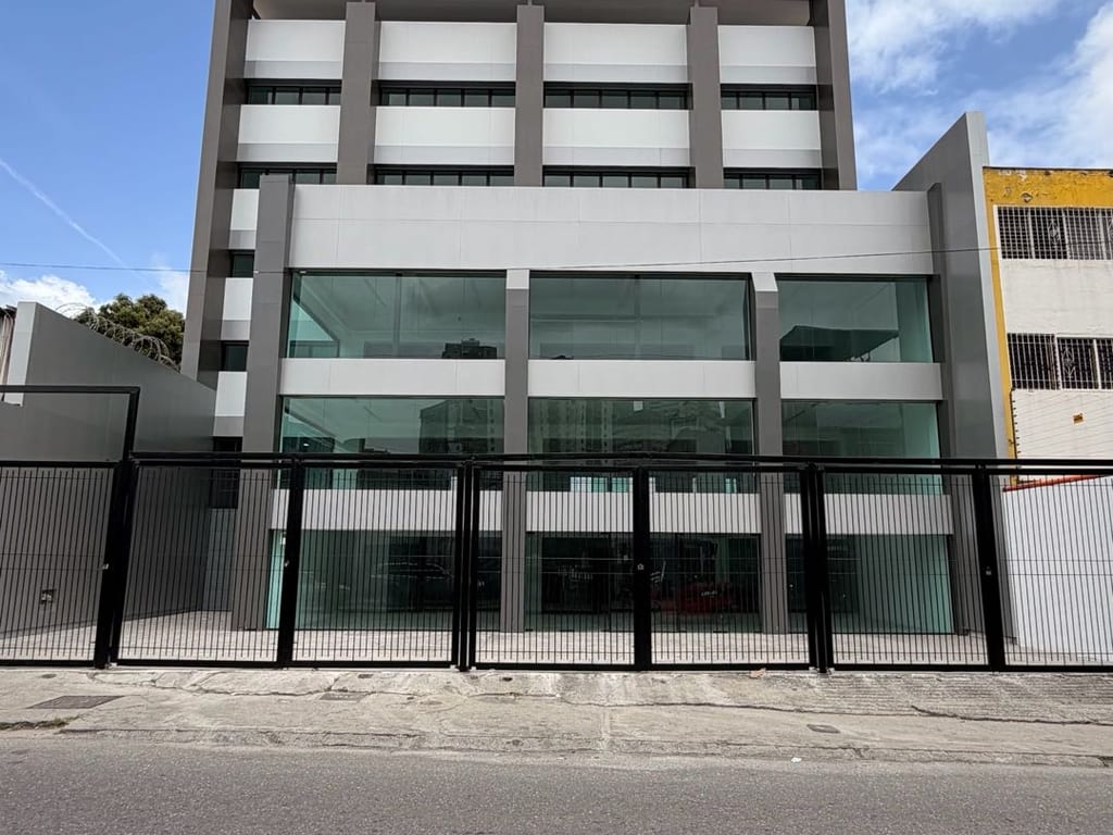 Edificio en Boleíta Sur, Caracas - 1