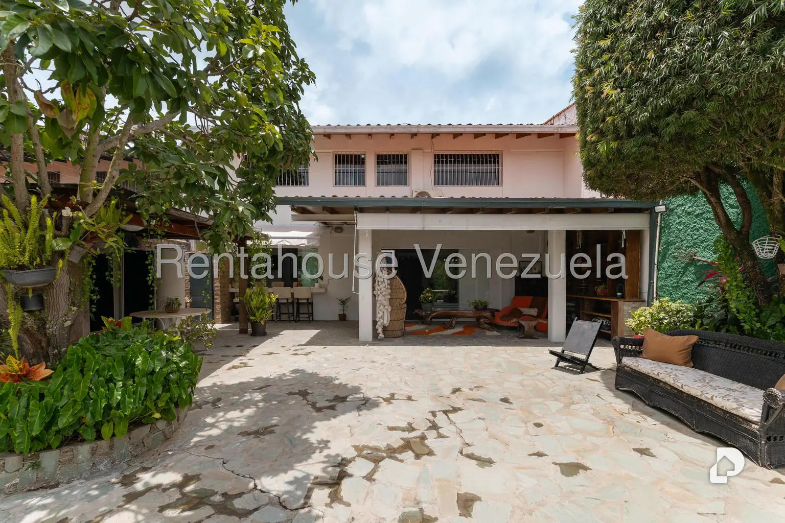 Casa en Santa Inés, Caracas – 25