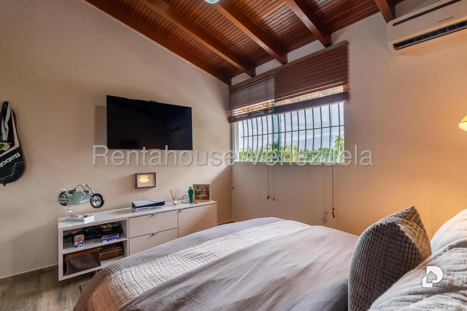 Casa en Santa Inés, Caracas – 30