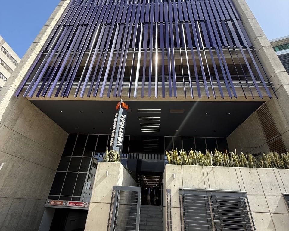 Local comercial en Las Mercedes, Caracas - 1