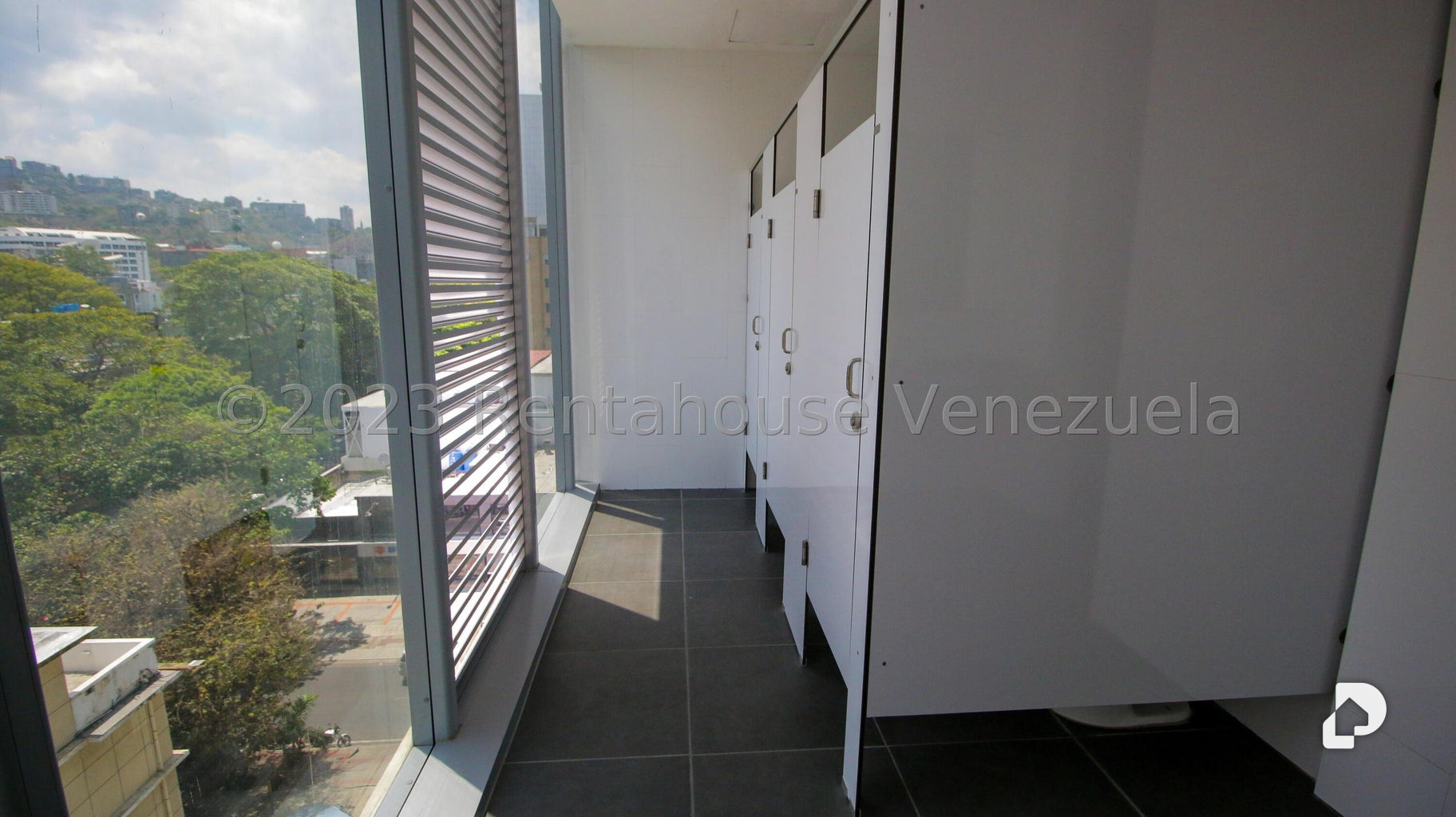 Office in Las Mercedes, Caracas – 15