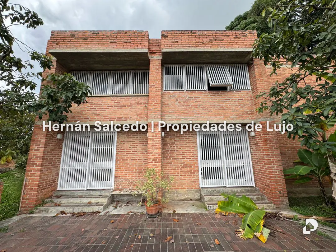 Casa en Lomas De La Trinidad, Caracas – 2