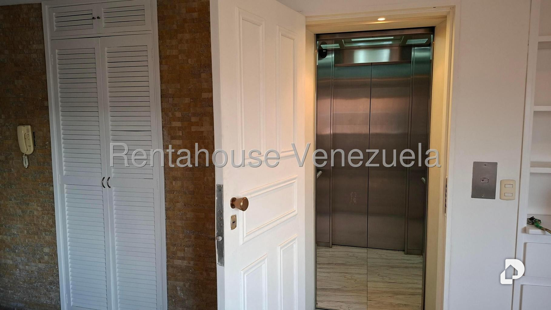 Apartamento en El Rosal, Caracas – 2
