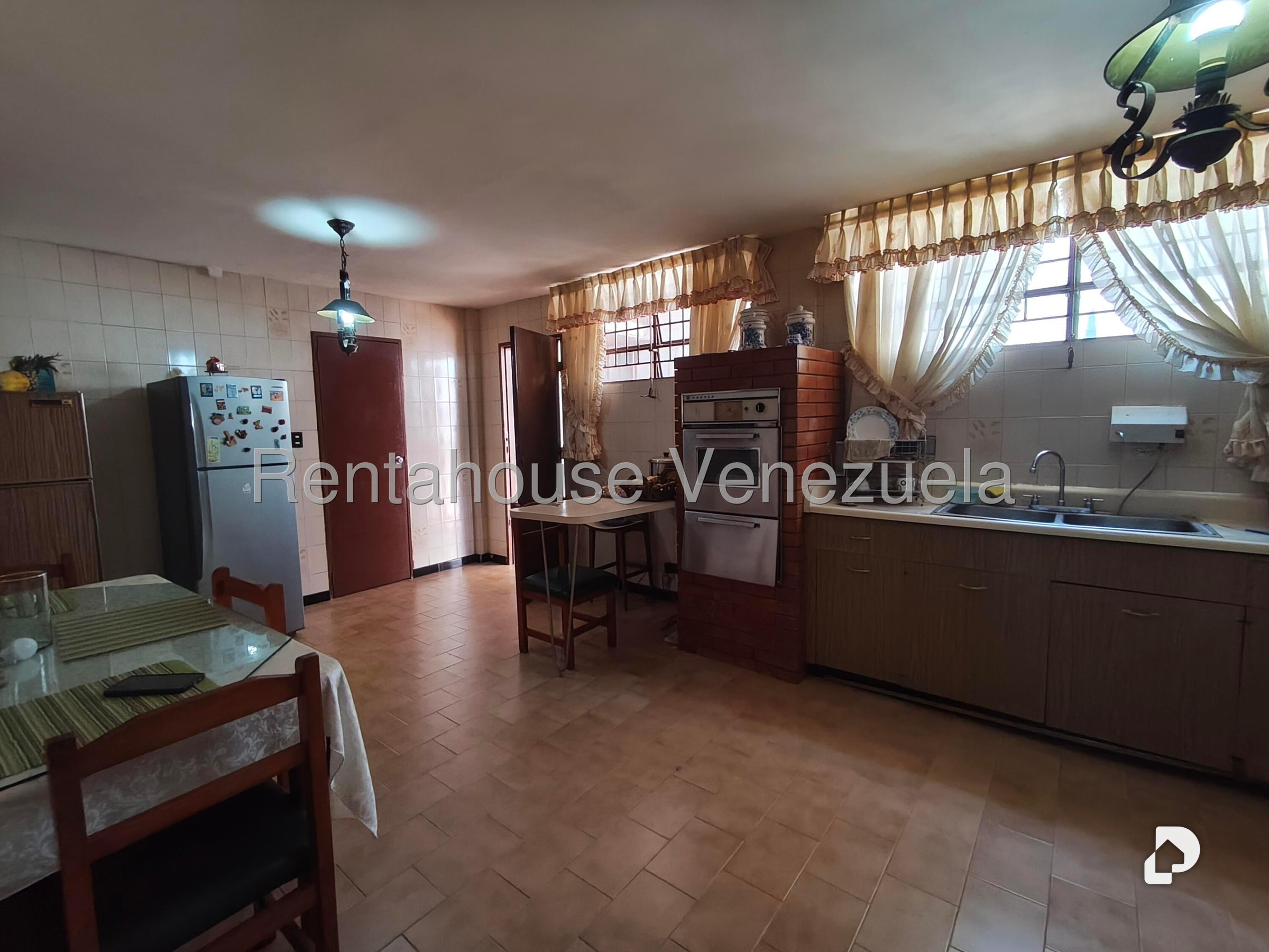 Casa en Prados del Este, Caracas – 13
