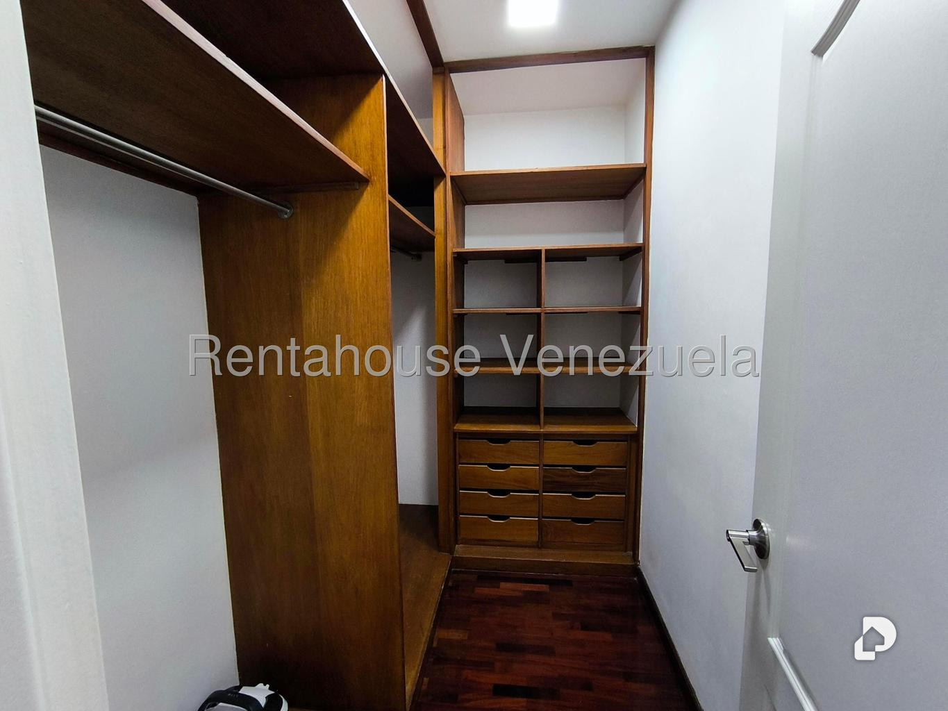 Apartamento en Santa Fe Norte, Caracas – 28