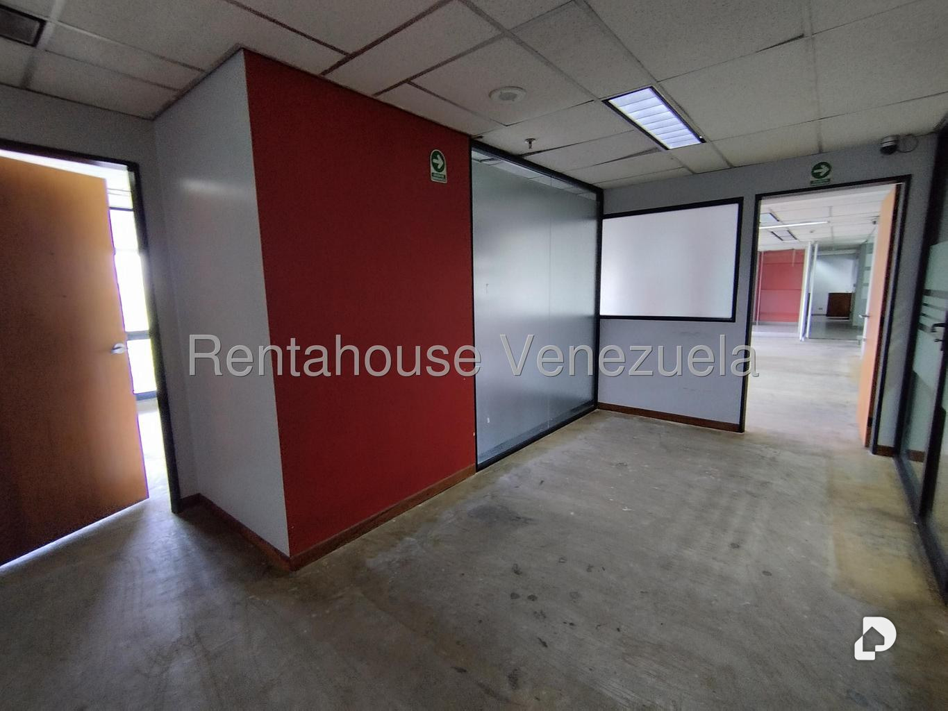 Office in Plaza Venezuela, Caracas – 6