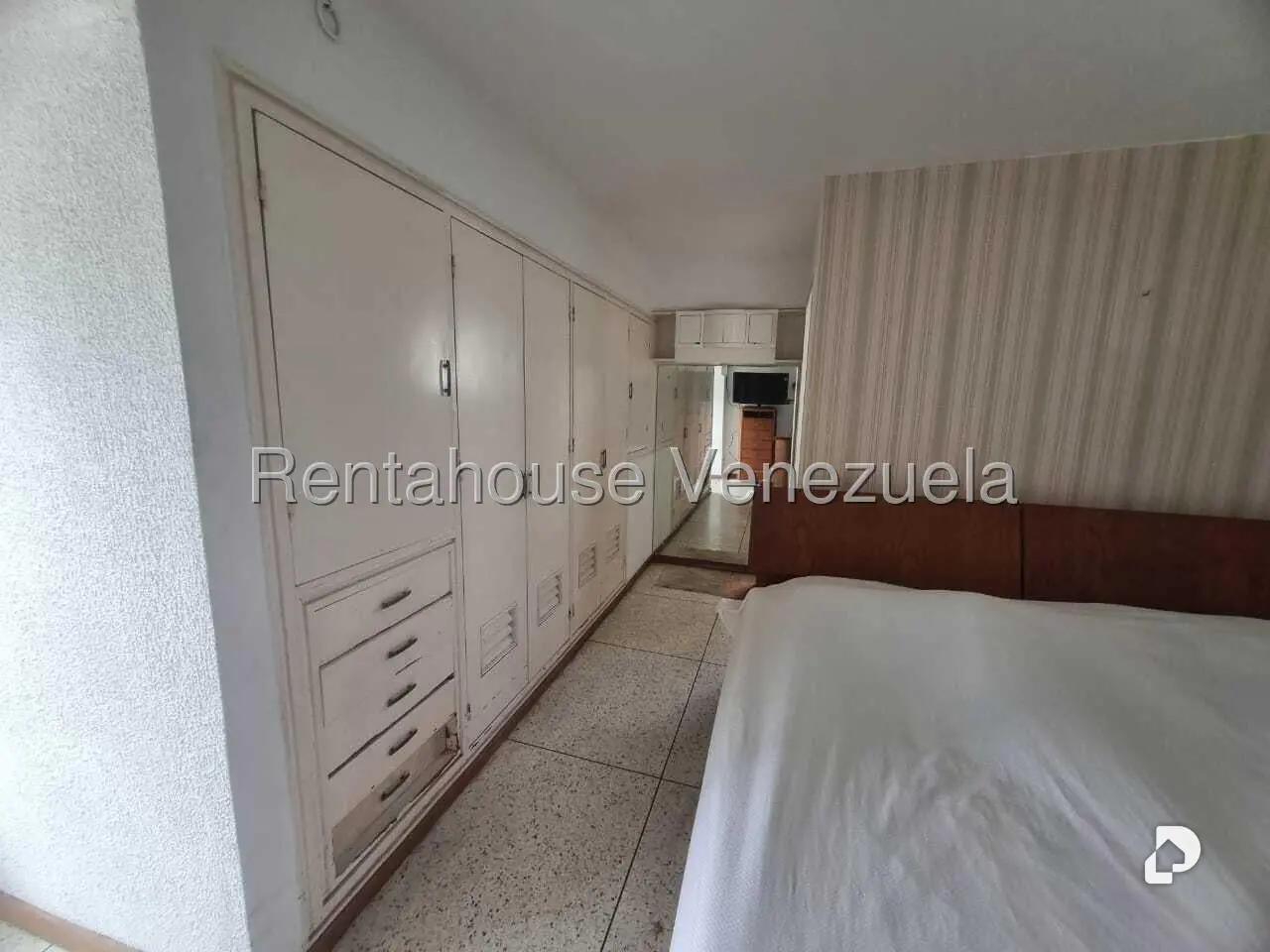 Apartamento en Colinas de Santa Mónica, Caracas – 30