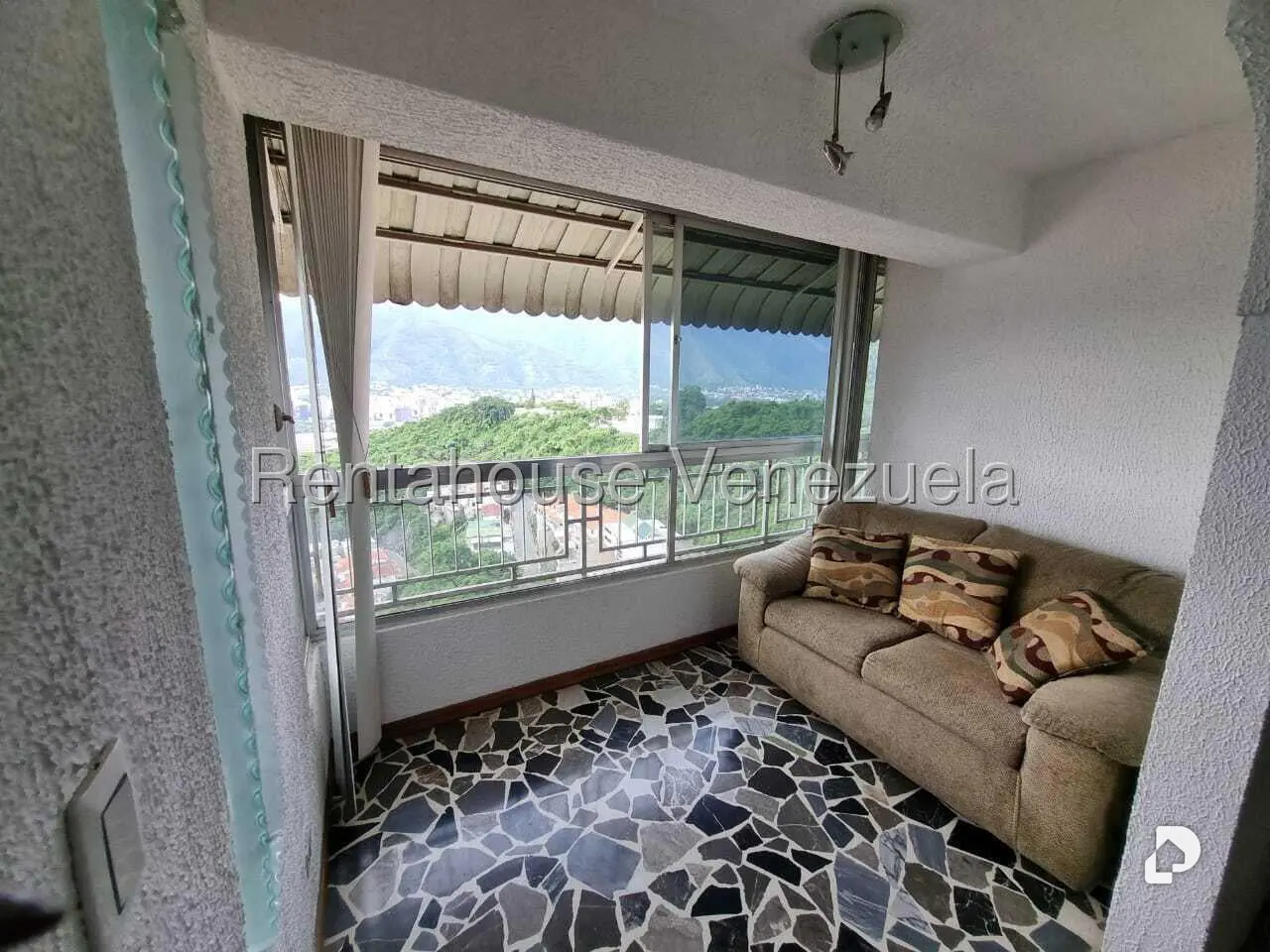 Apartamento en Colinas de Santa Mónica, Caracas – 19