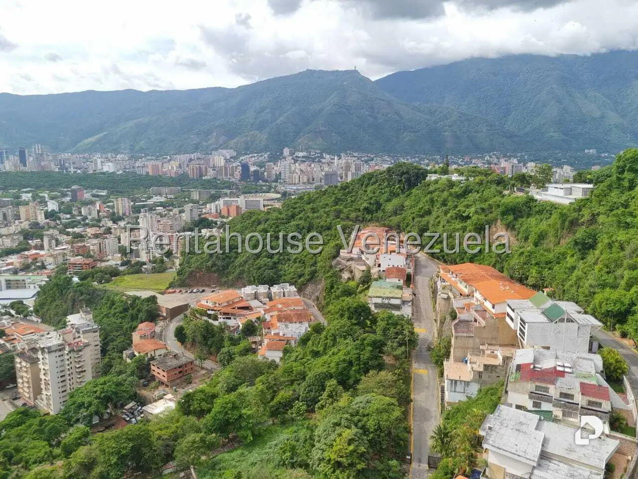 Apartamento en Colinas de Santa Mónica, Caracas – 27