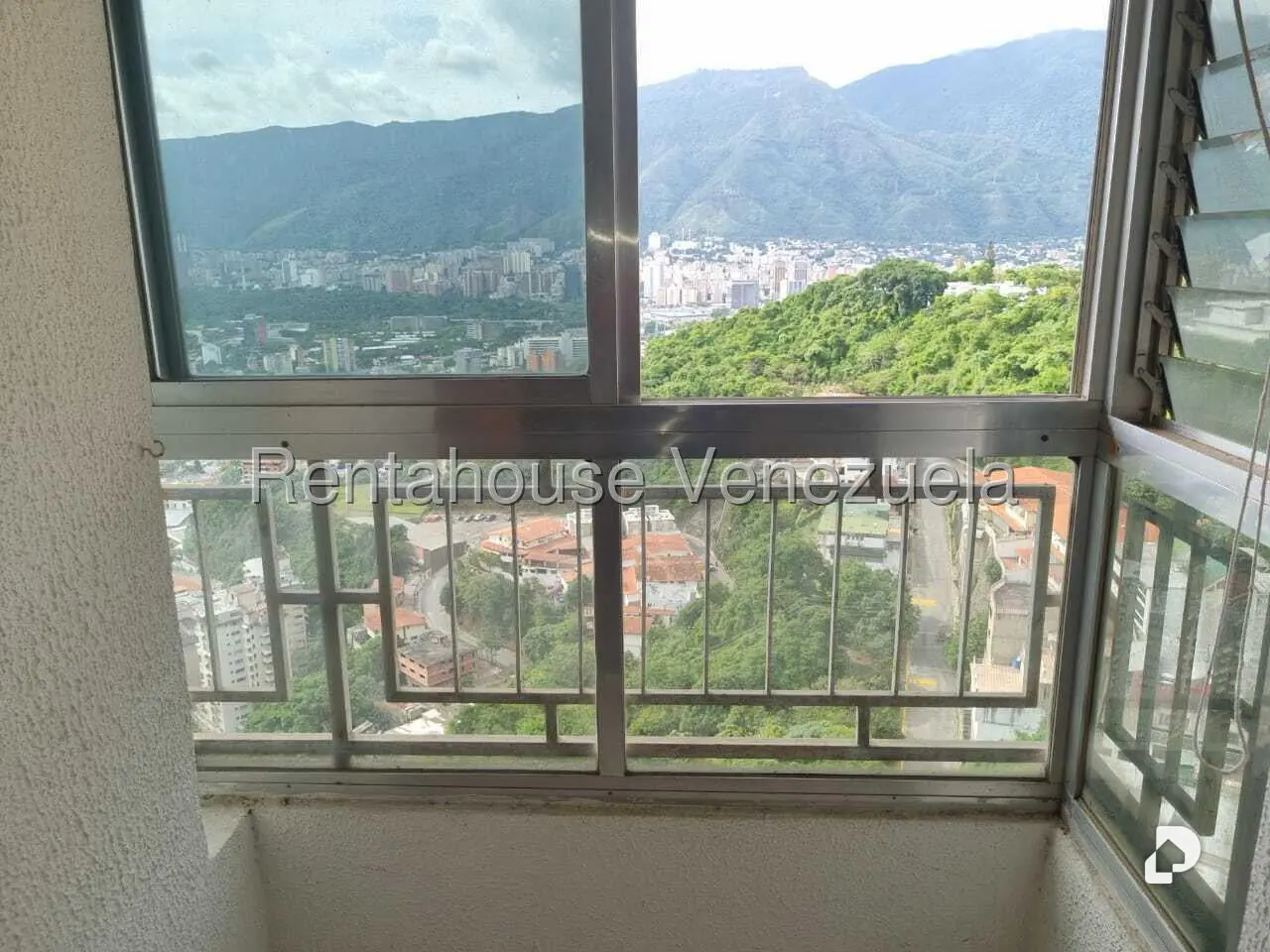 Apartamento en Colinas de Santa Mónica, Caracas – 26