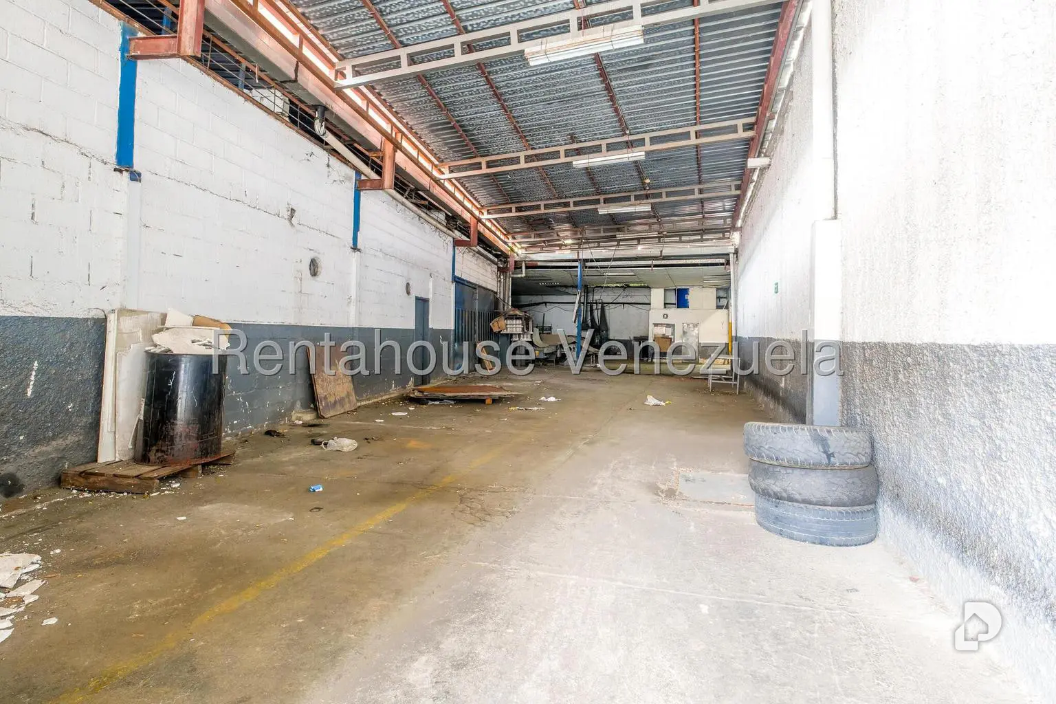 Local comercial en Parque Caiza, Caracas – 20