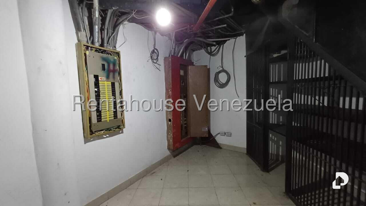 Local comercial en Colinas de Bello Monte, Caracas – 24