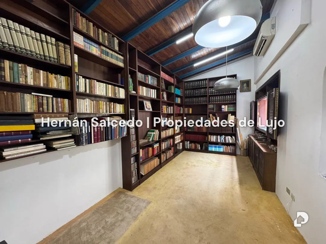 Casa en Cerro Verde, Caracas – 22