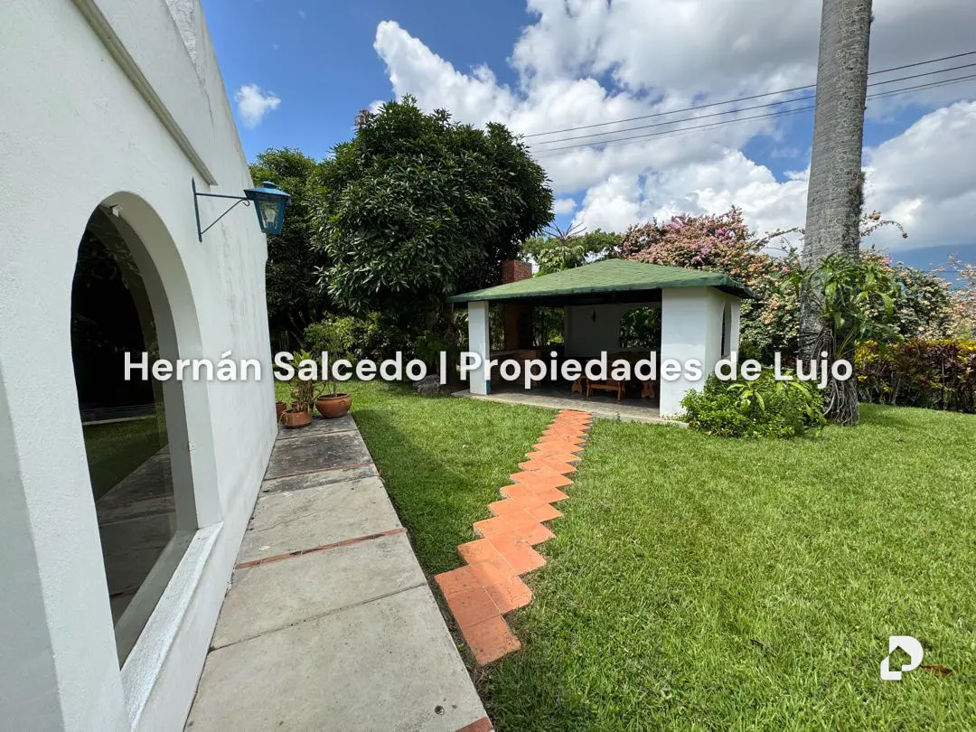 Casa en Cerro Verde, Caracas – 13