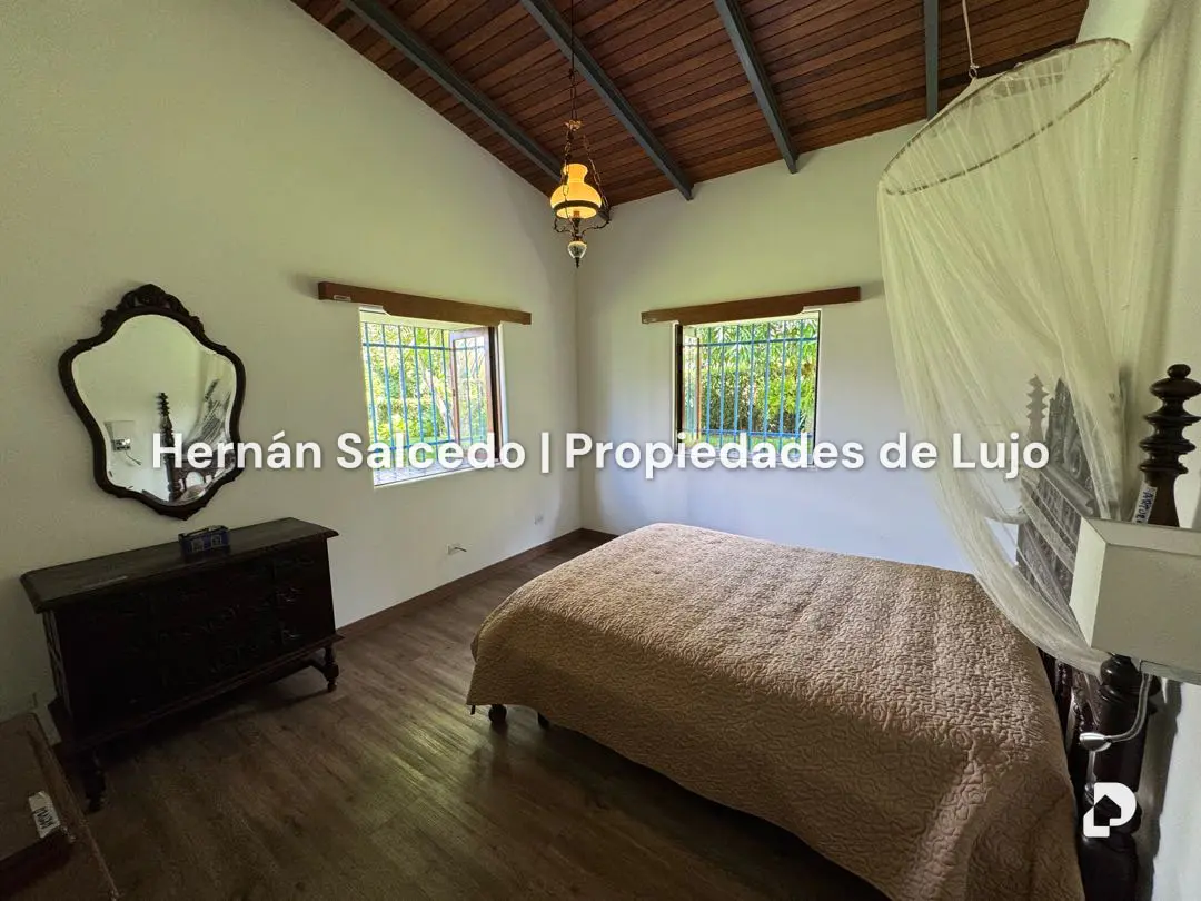 Casa en Cerro Verde, Caracas – 25