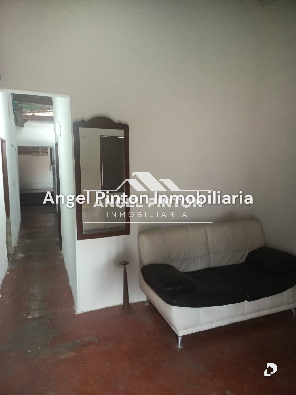 Local comercial en Avenida Principal de los Eucaliptus, Caracas – 5