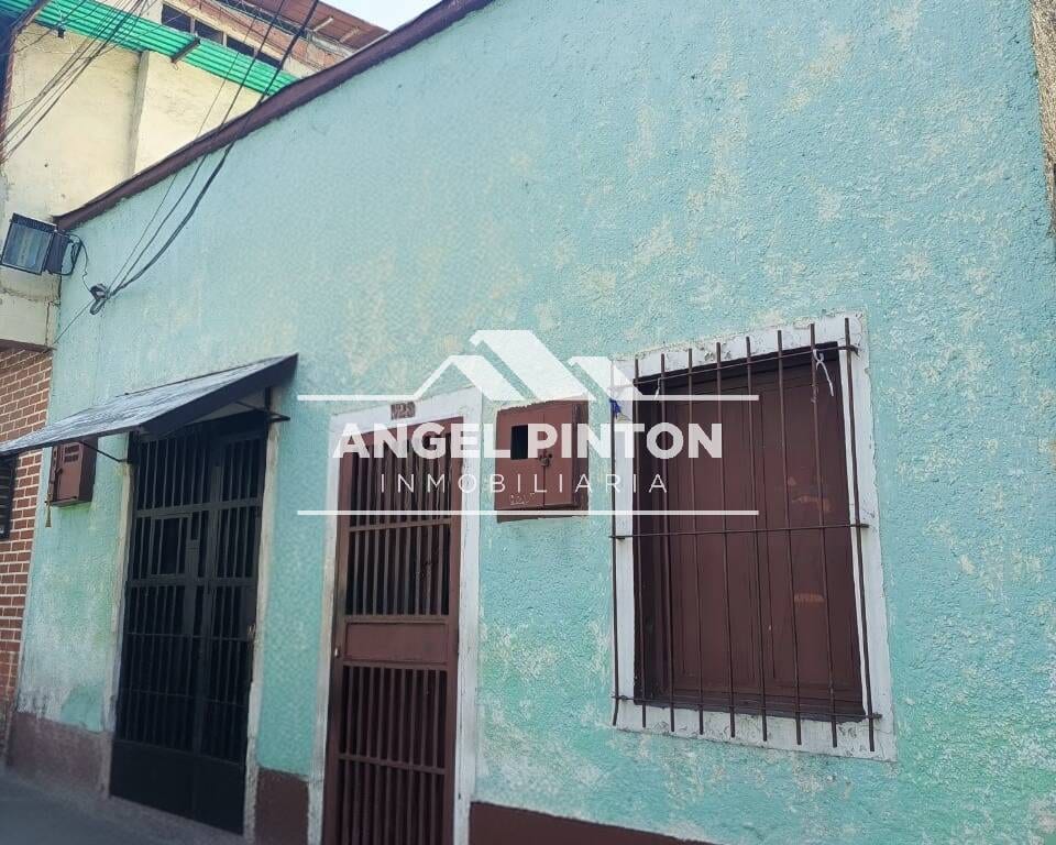 Local comercial en Avenida Principal de los Eucaliptus, Caracas - 1