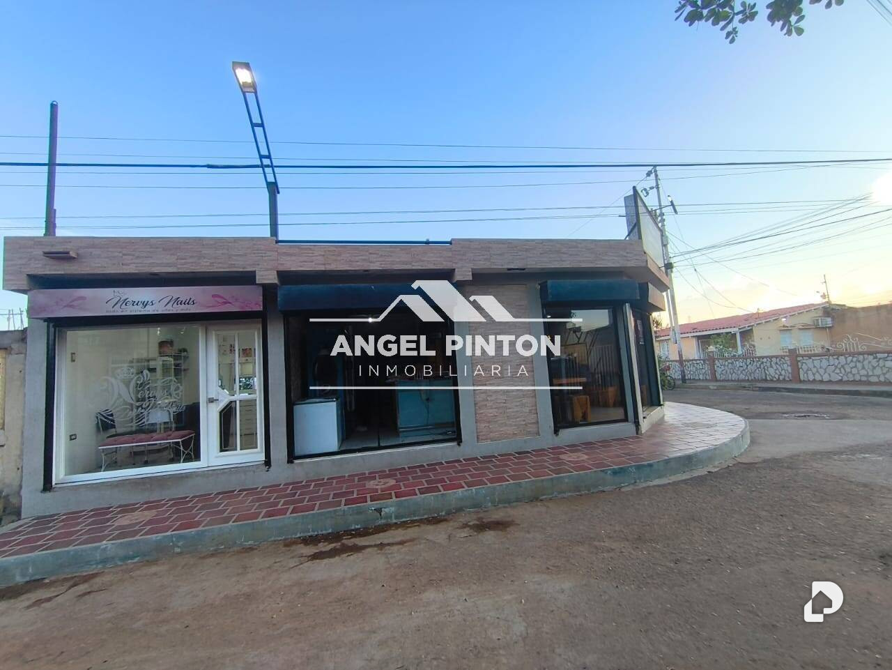Local comercial en Los Samanes, San Francisco – 2