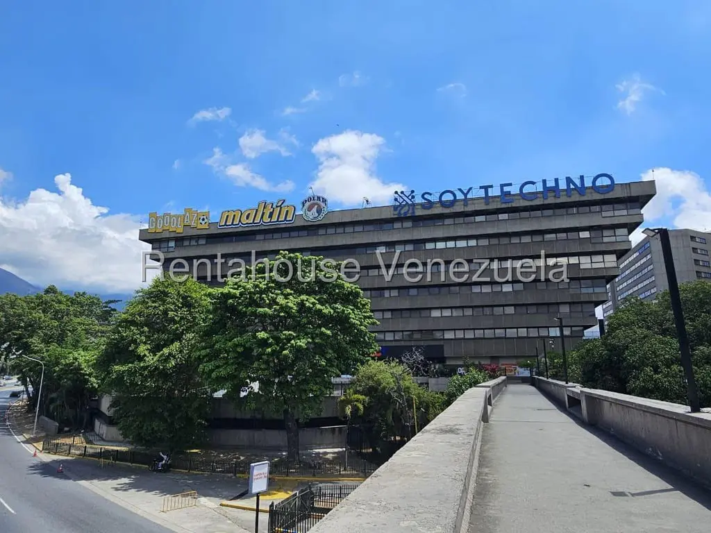 Oficina en Chuao, Caracas - 1