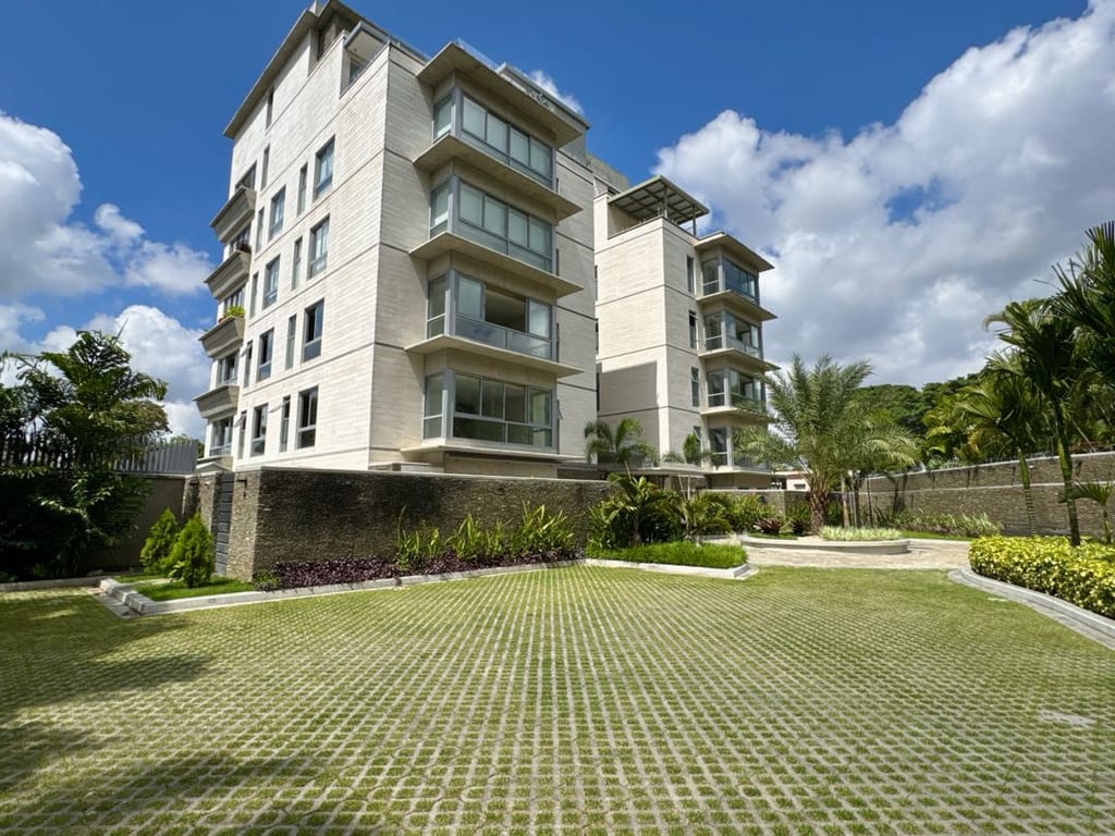 Apartamento en Altamira, Caracas - 1