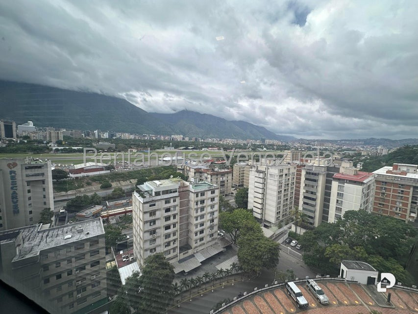 Oficina en Chuao, Caracas – 9