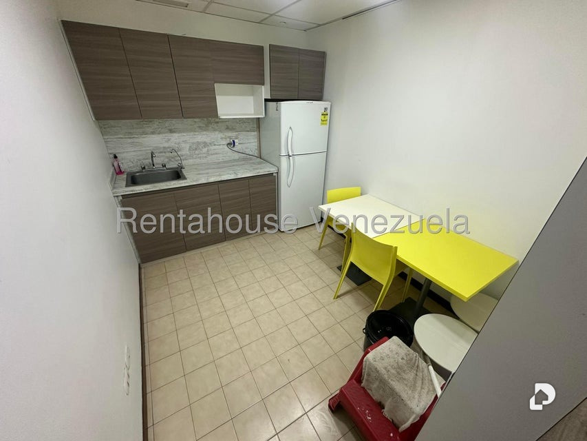 Oficina en Chuao, Caracas – 12