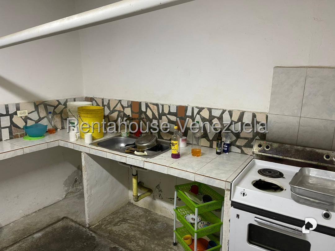 Local comercial en El Valle, Caracas – 11