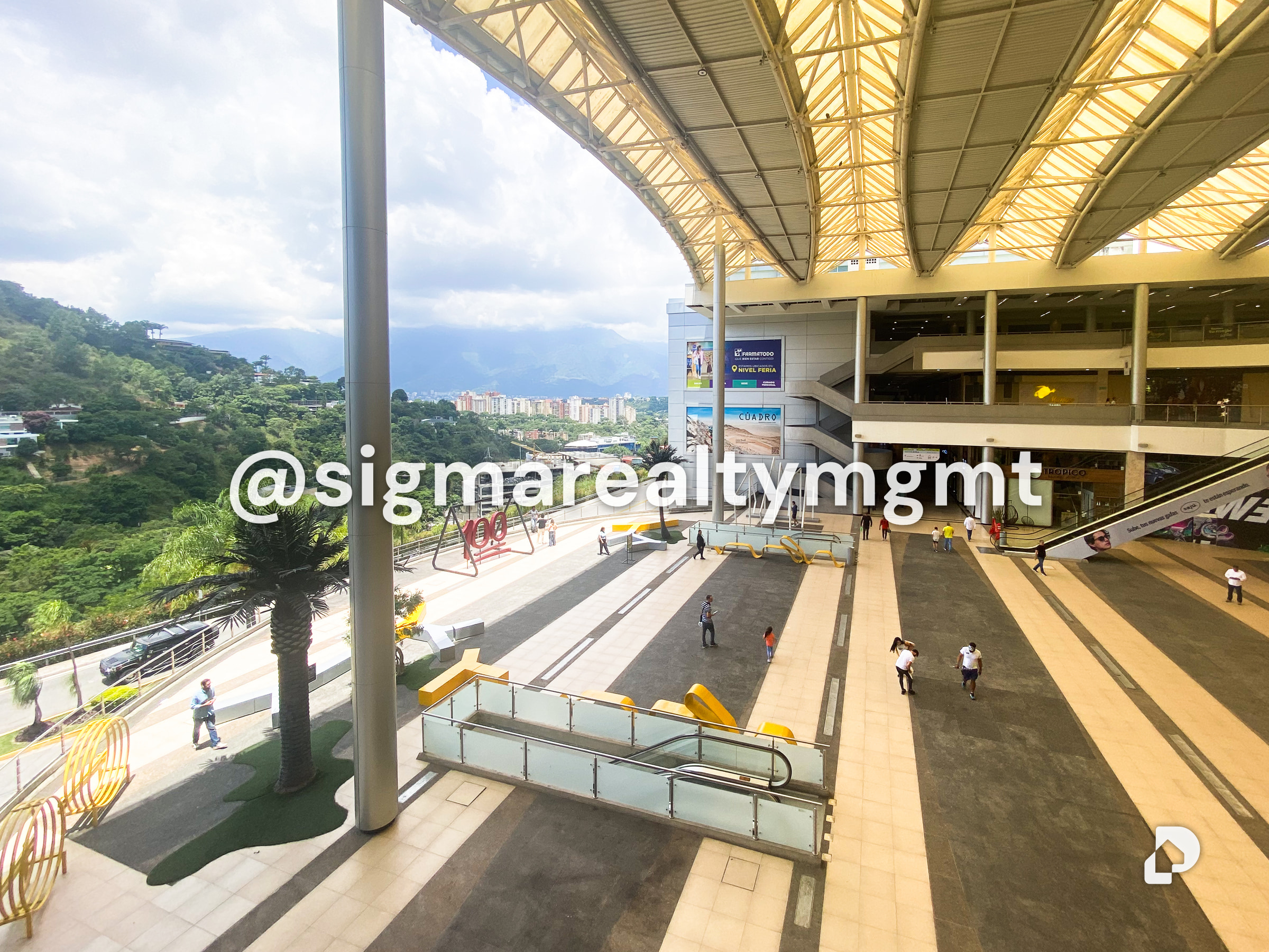 Commercial space in Cerro Verde, Caracas – 1