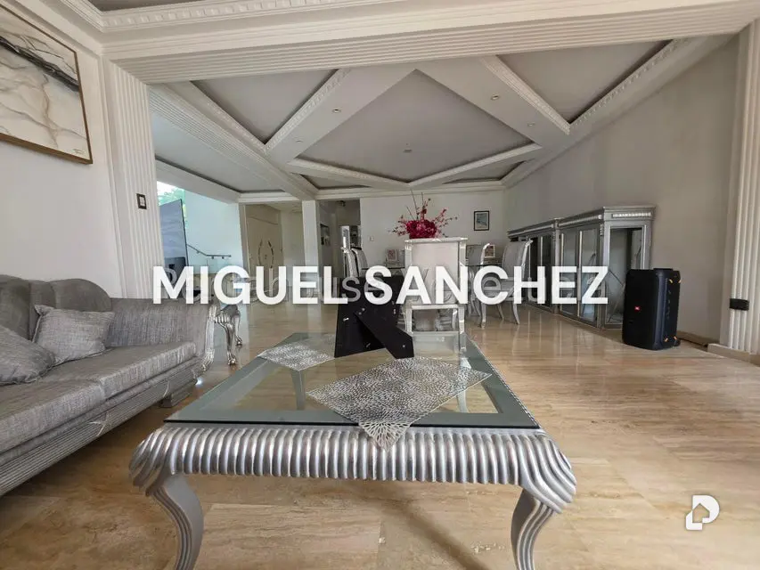 Casa en El Cafetal, Caracas – 8