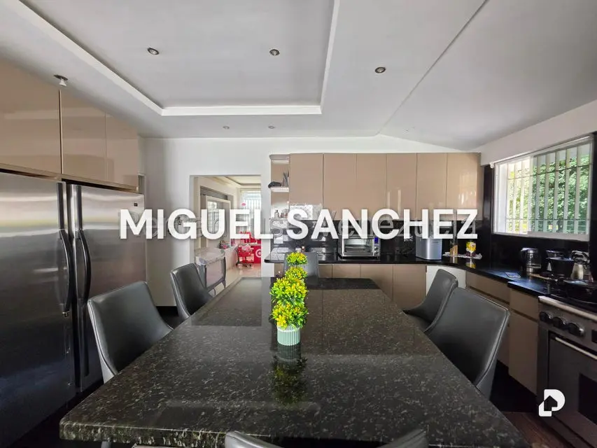 Casa en El Cafetal, Caracas – 24