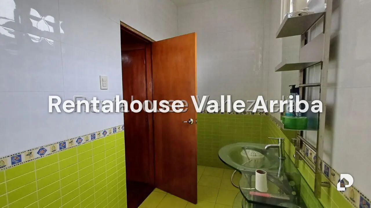 Casa en Prados del Este, Caracas – 29
