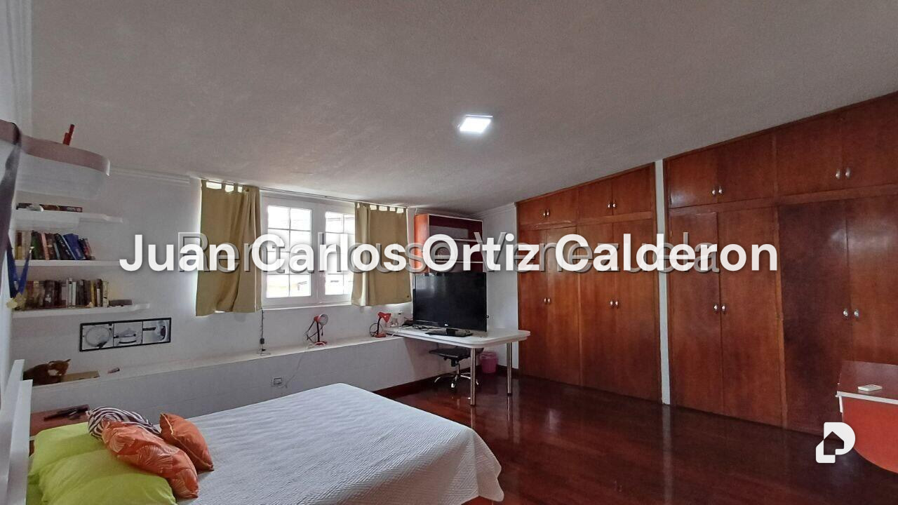 Casa en Prados del Este, Caracas – 25