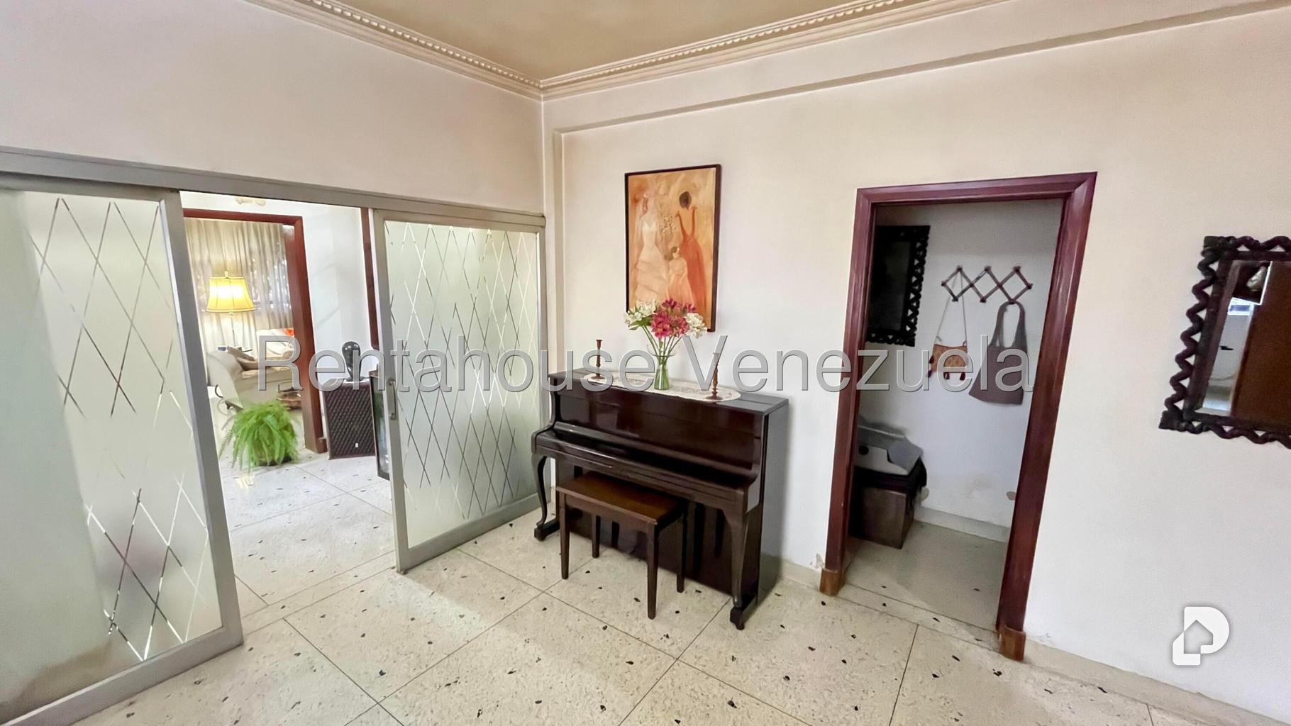 Casa en Alta Florida, Caracas – 13