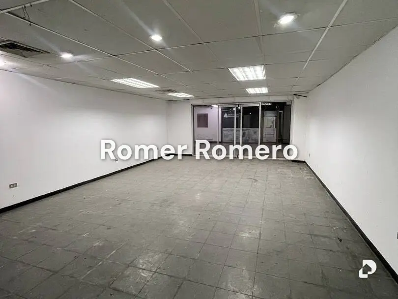 Local comercial en Zona Industrial, Valencia – 1