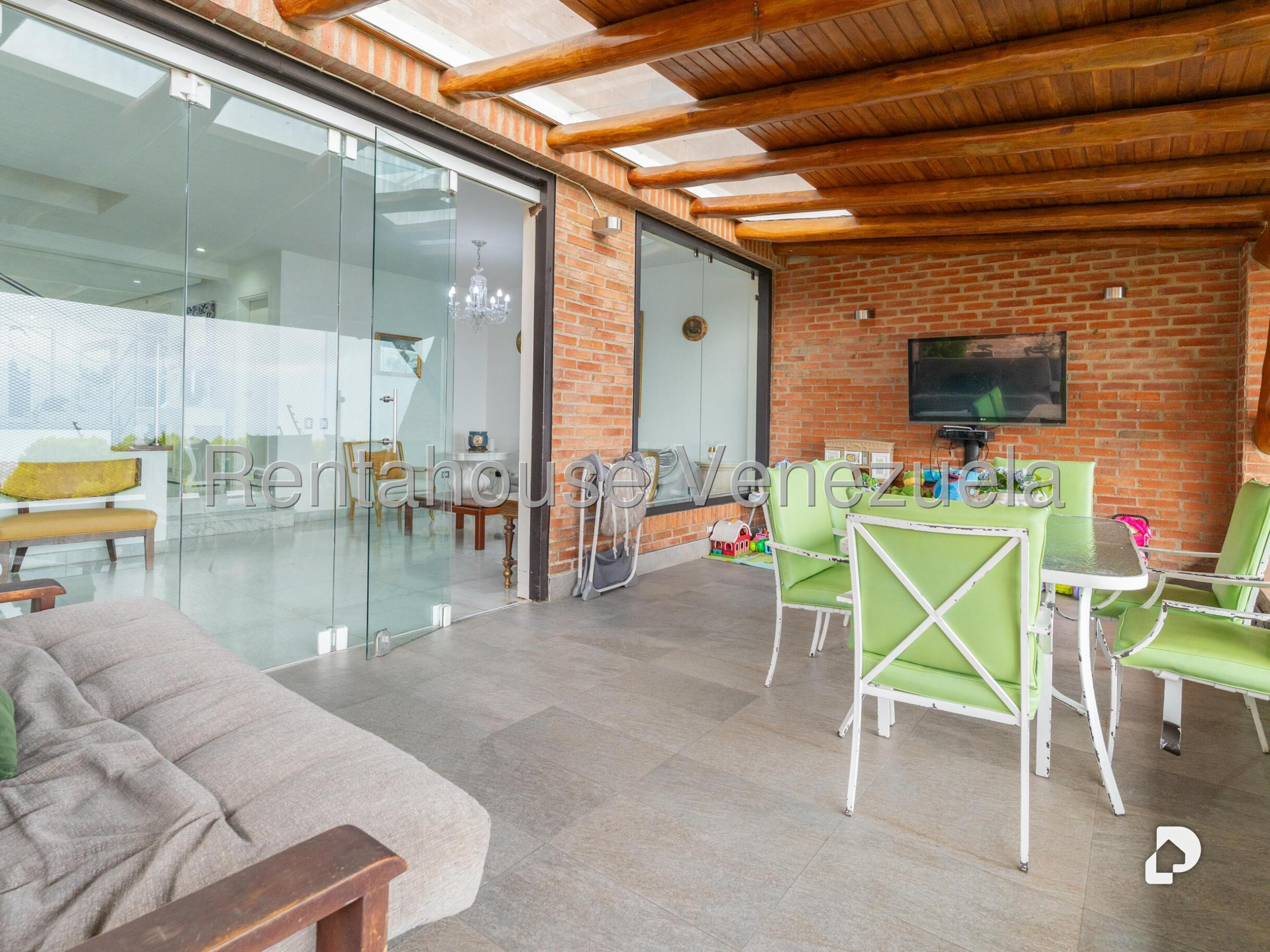 Casa en Alto Hatillo, Caracas – 26