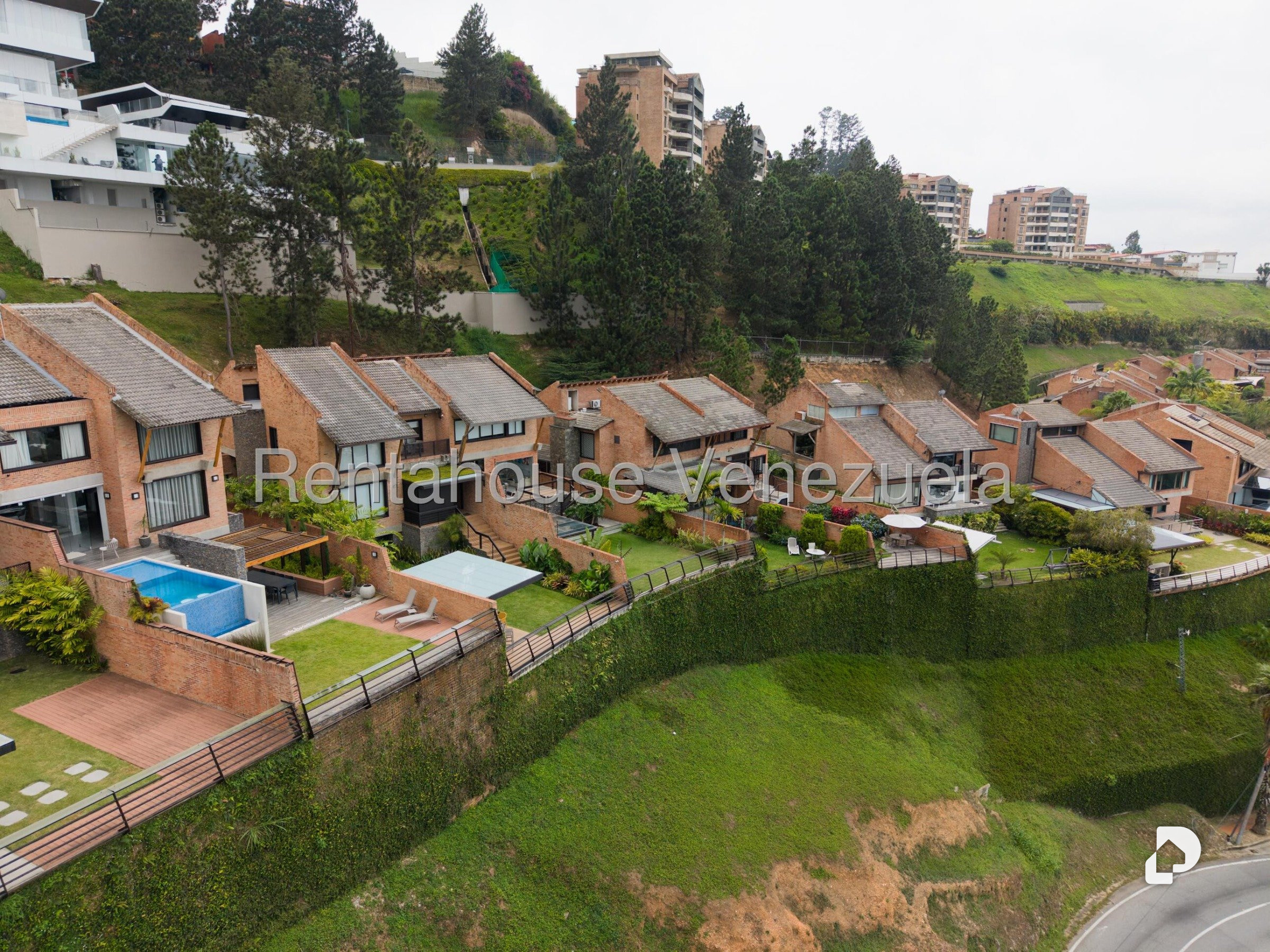 Casa en Alto Hatillo, Caracas – 30