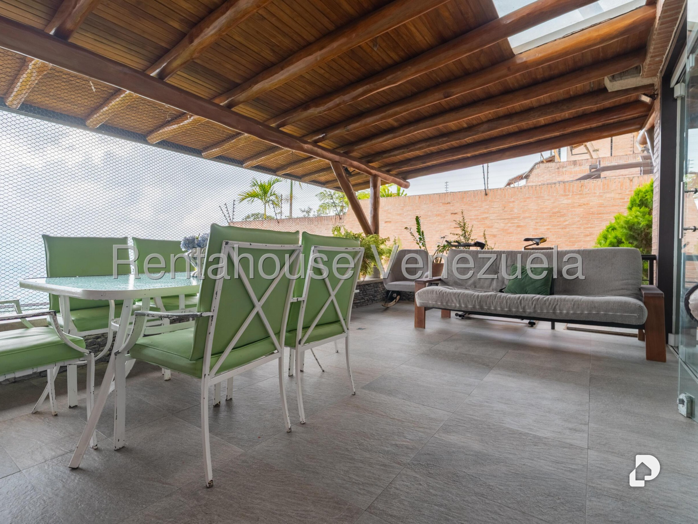 Casa en Alto Hatillo, Caracas – 25