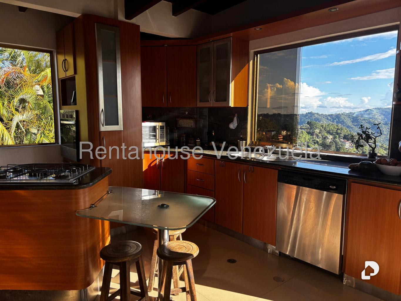Casa en Lomas del Halcon, Caracas – 11