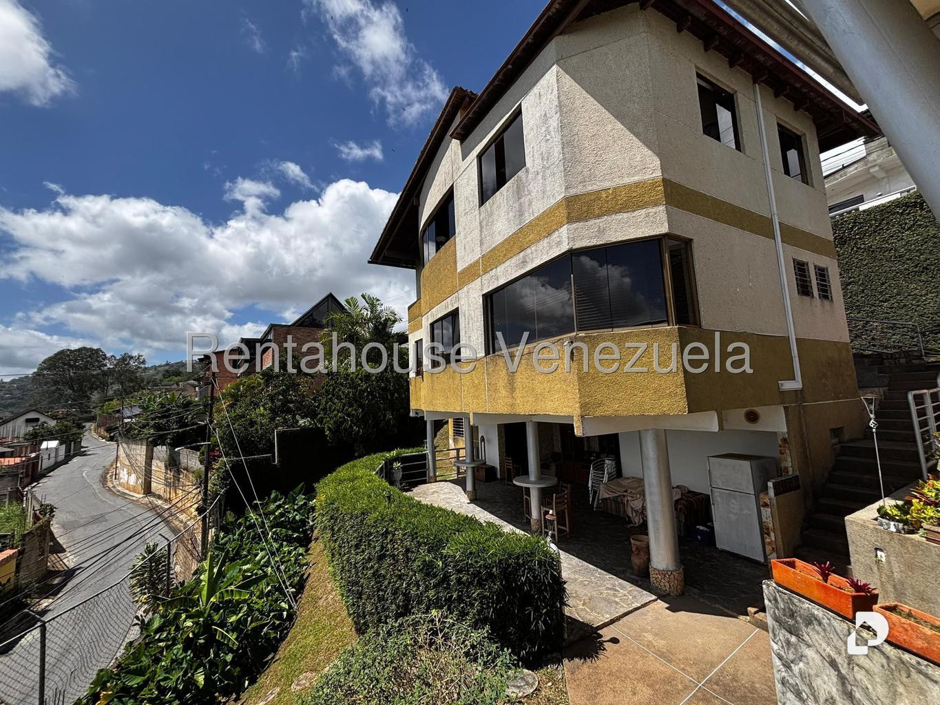 Casa en Lomas del Halcon, Caracas – 2